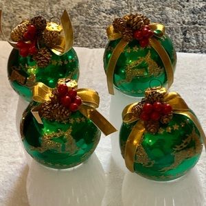 🎄Vintage Green Glass Christmas Ornaments (Set of 4)